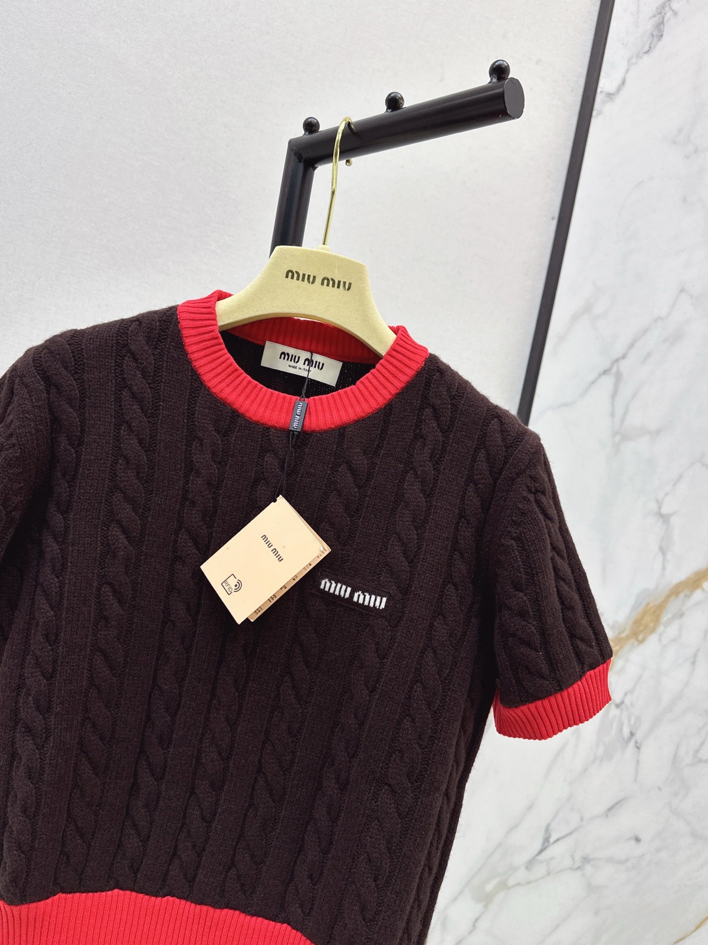 Miu 25fw knitted sweater