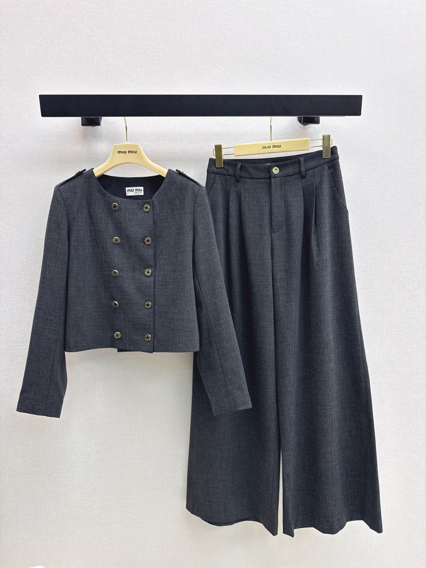 Miu 25fw OL suit