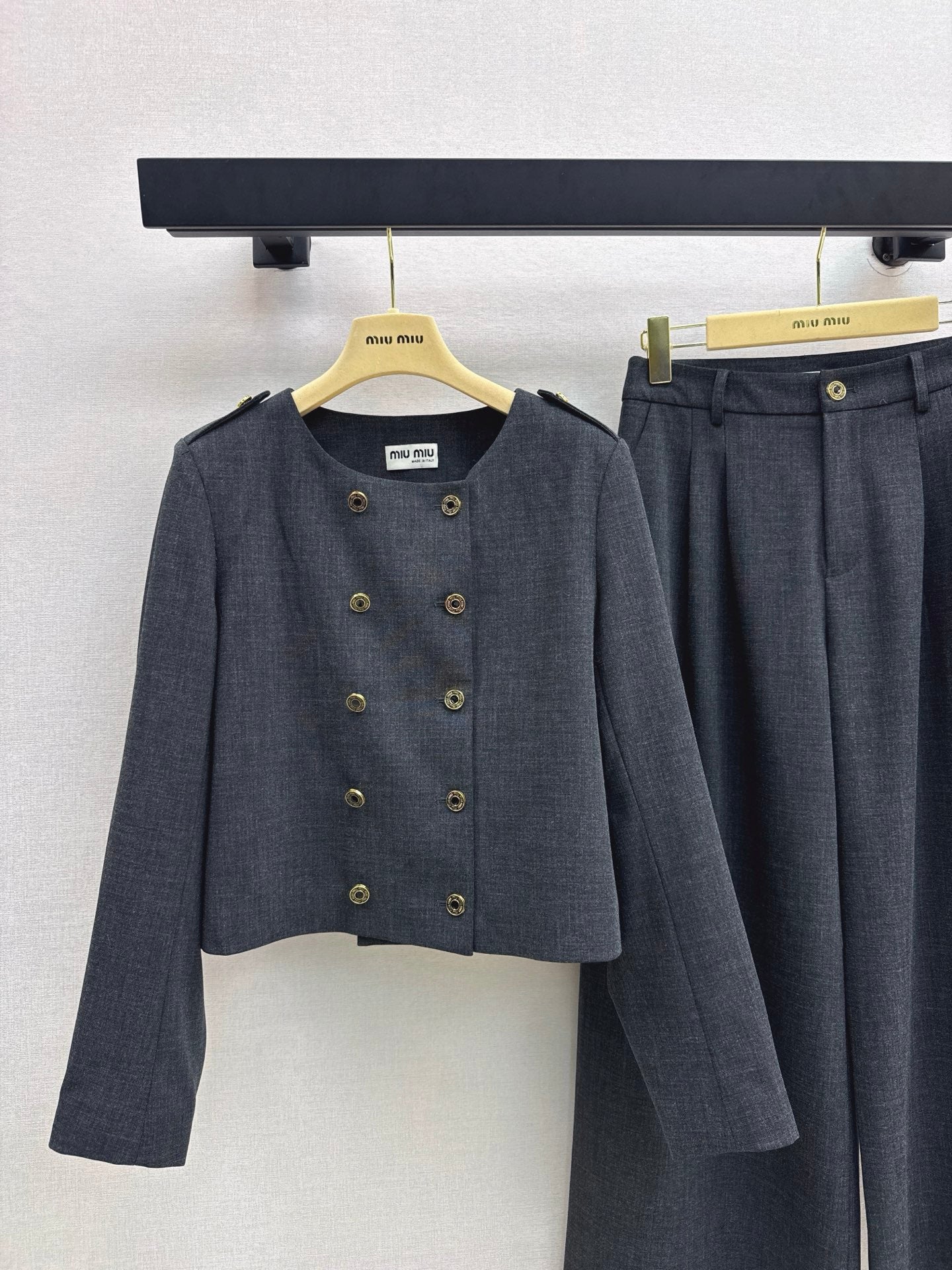 Miu 25fw OL suit