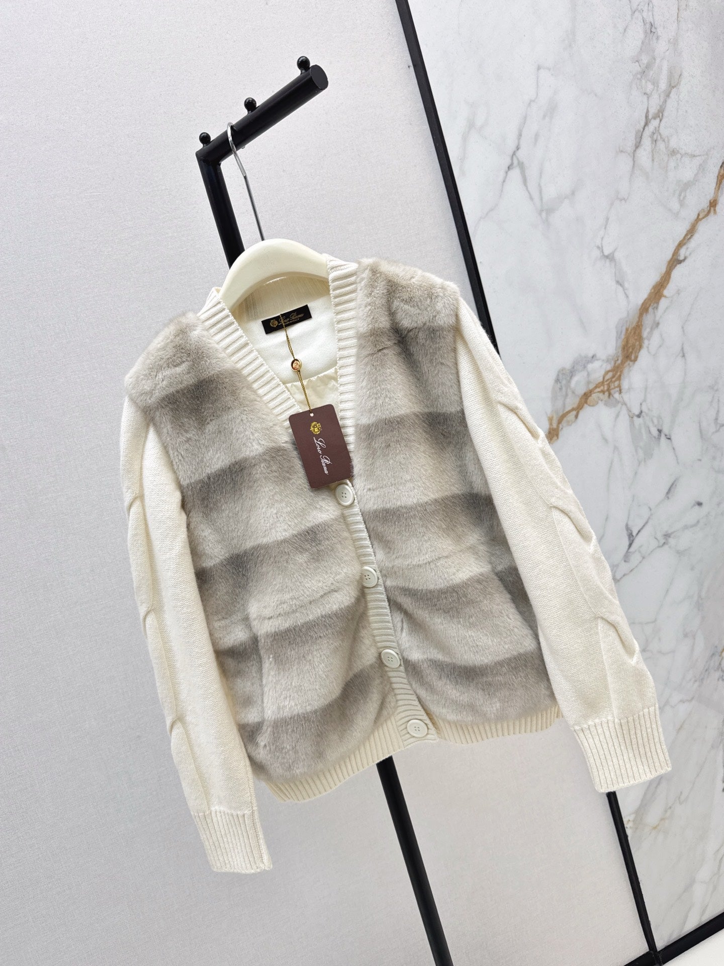 Loro 25fw down jacket