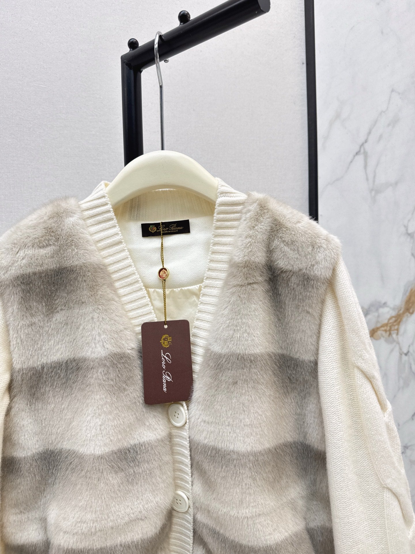 Loro 25fw down jacket