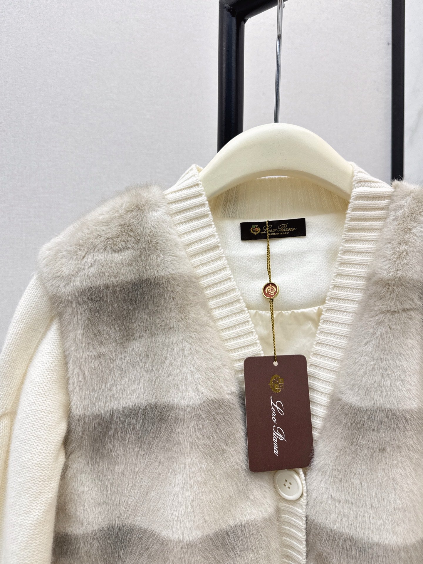 Loro 25fw down jacket