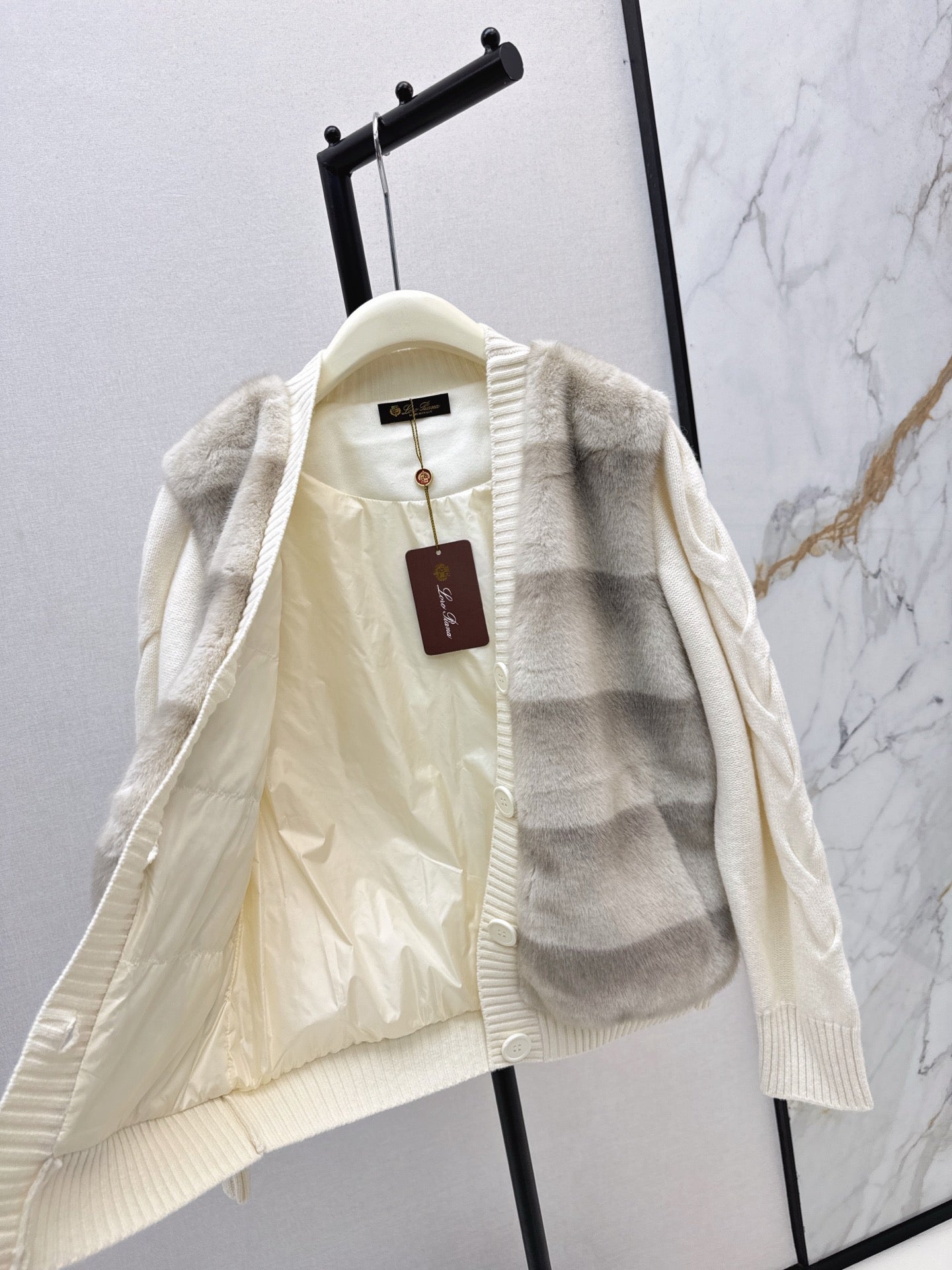 Loro 25fw down jacket