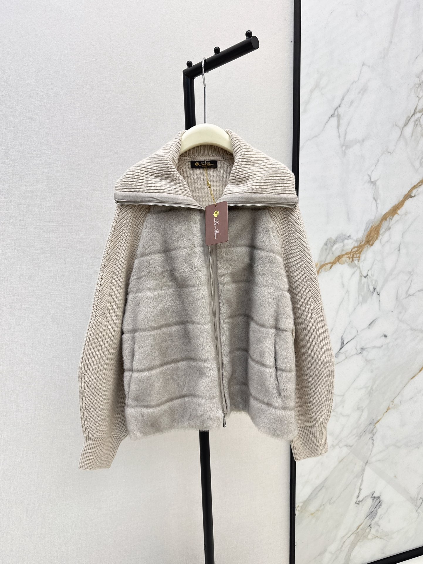 Loro 25fw down jacket