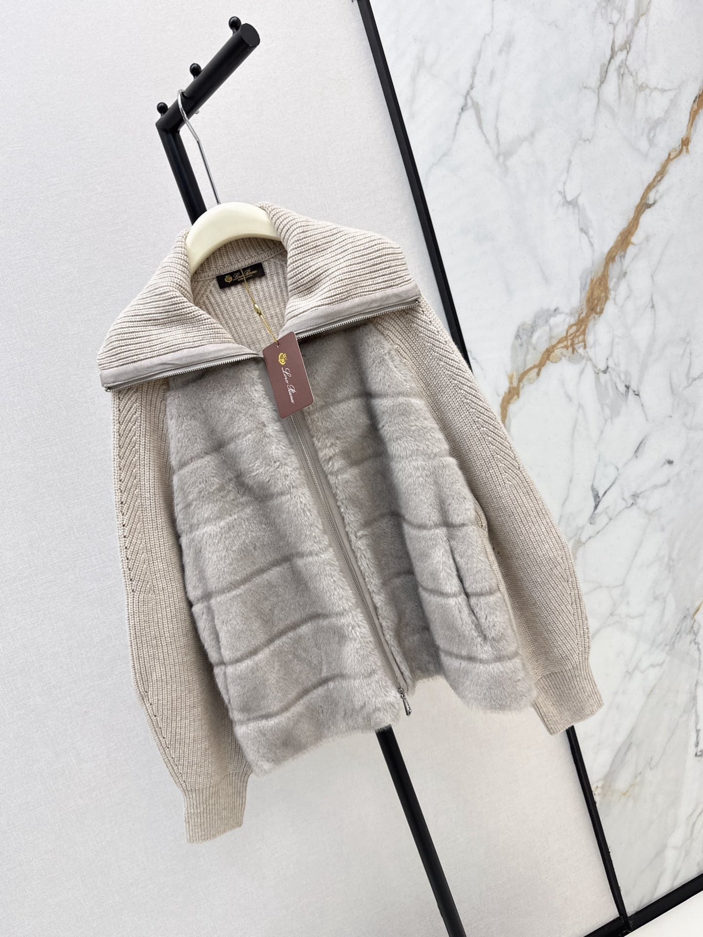 Loro 25fw down jacket