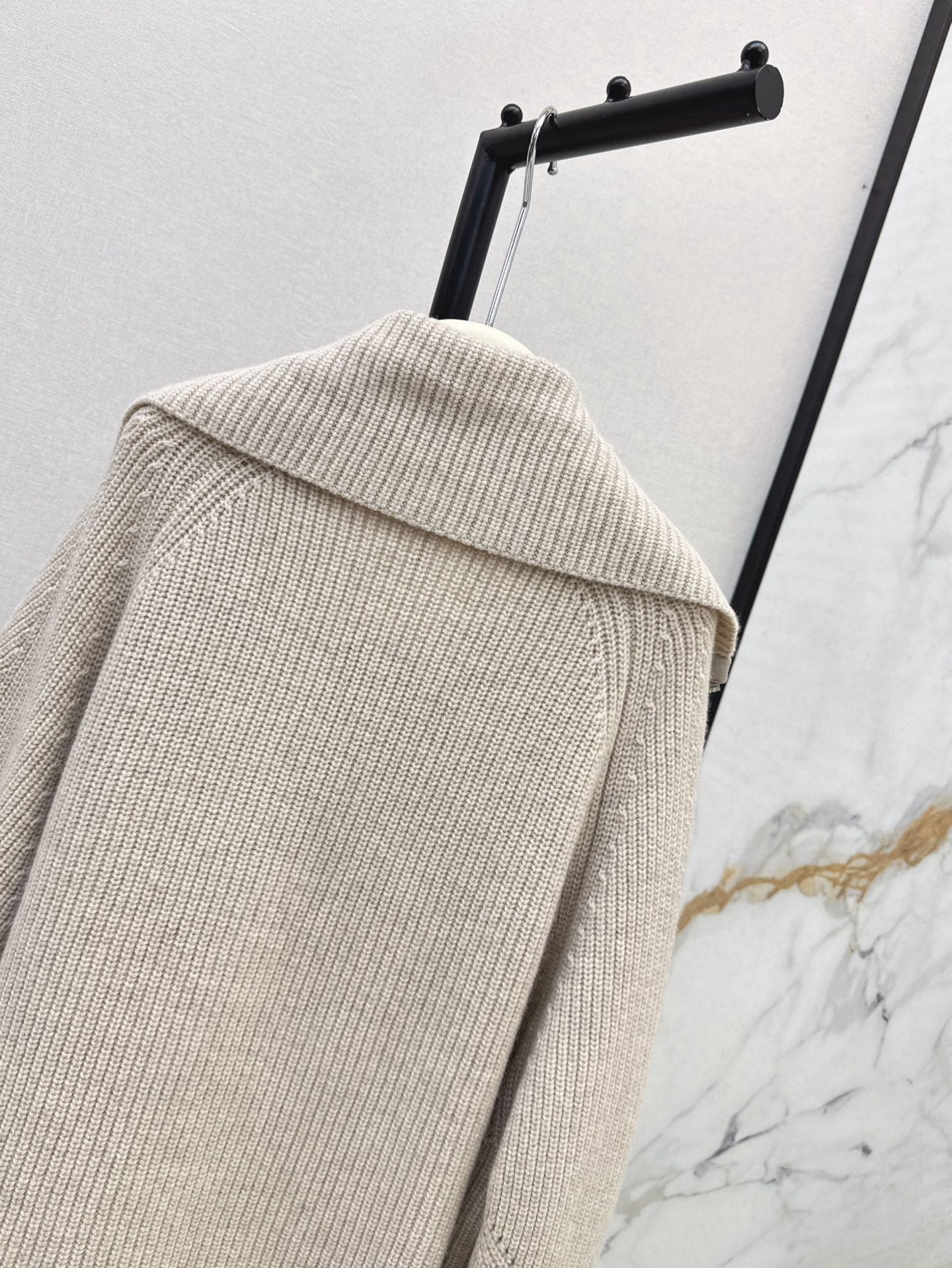Loro 25fw down jacket