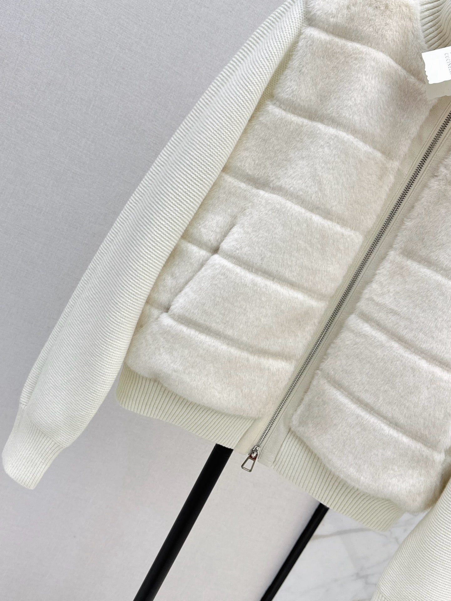 Loro 25fw down jacket