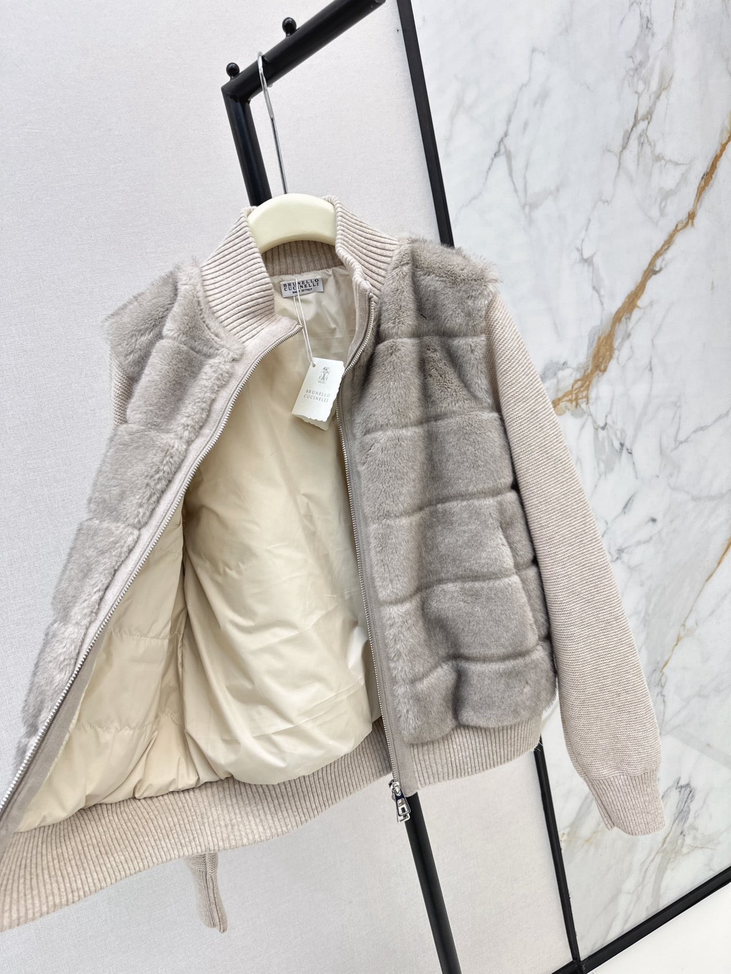 Loro 25fw down jacket