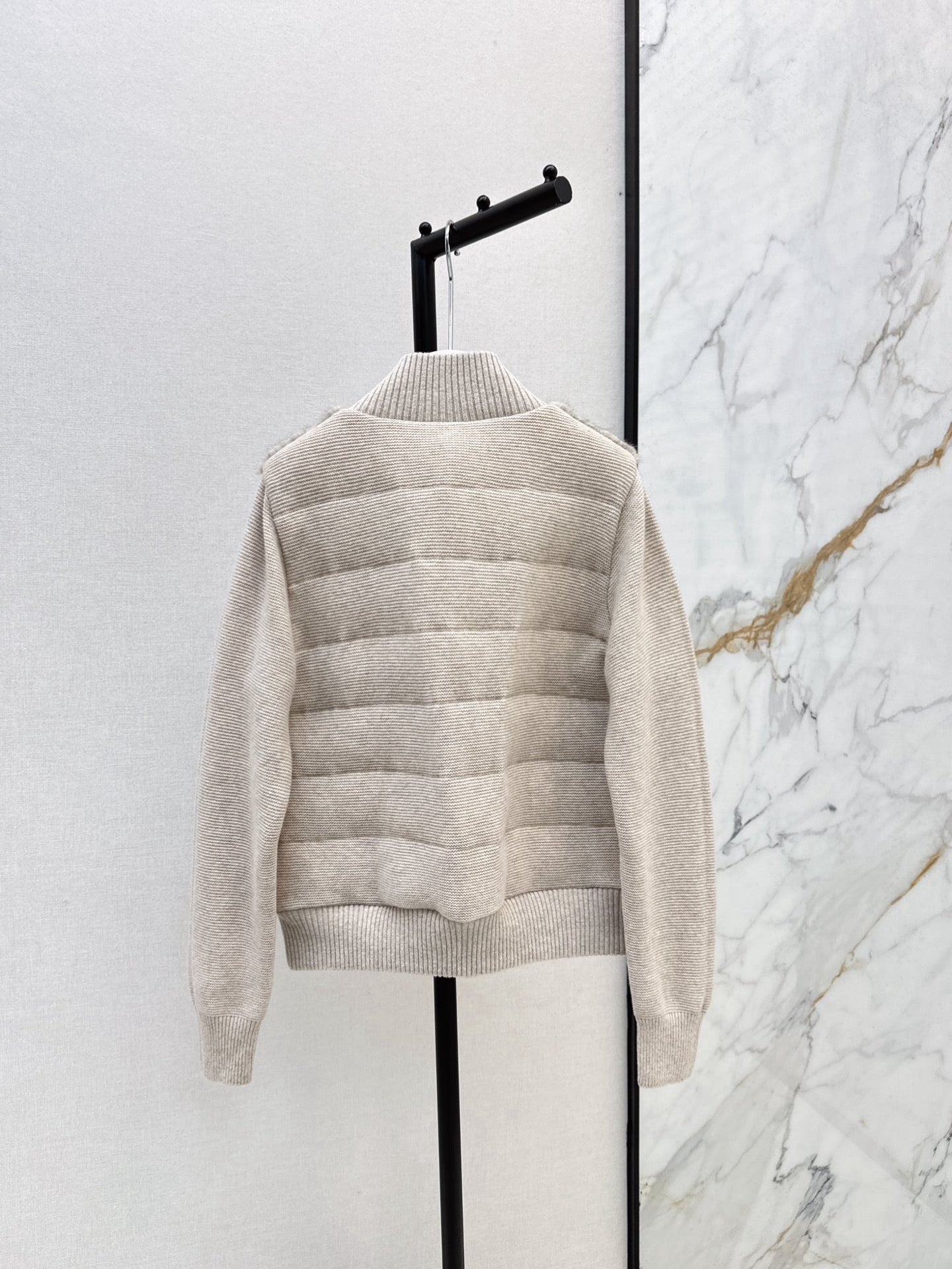 Loro 25fw down jacket