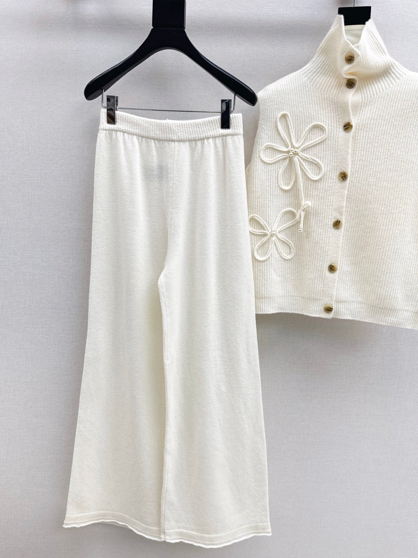 Chan 25fw sleeveless suit