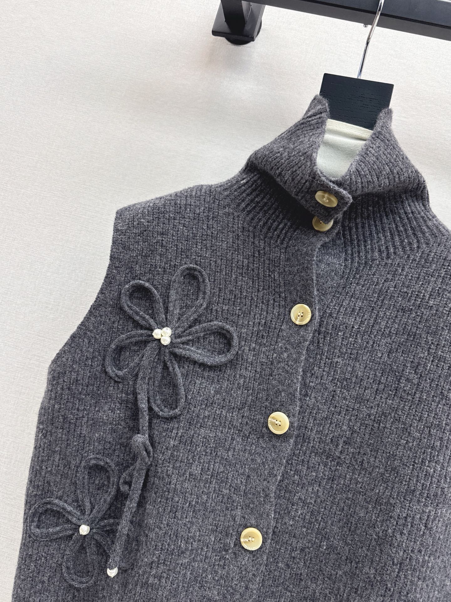 Chan 25fw sleeveless suit