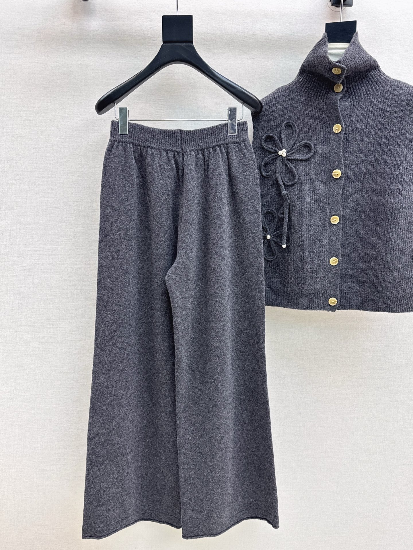 Chan 25fw sleeveless suit