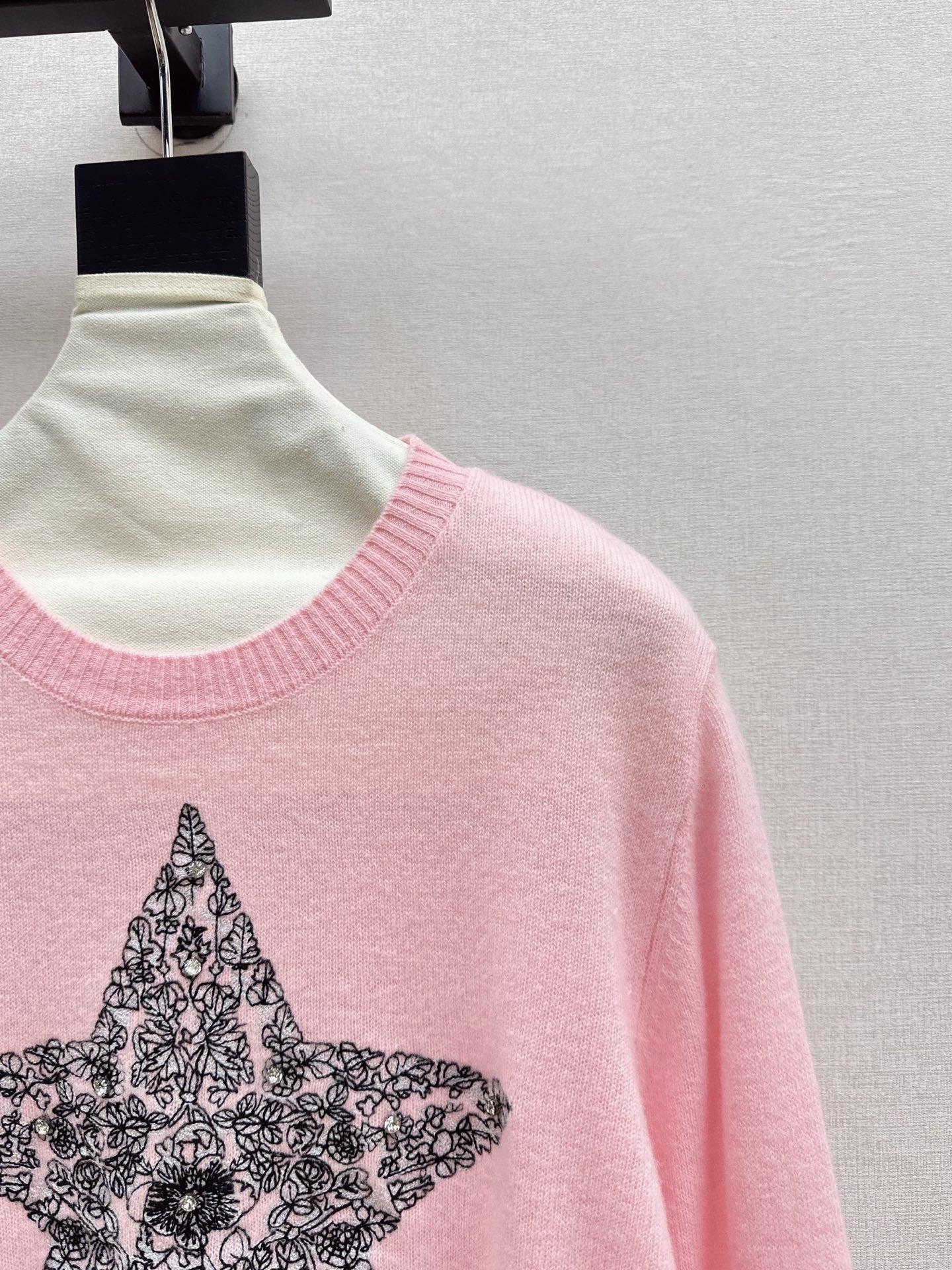 CD 25fw embroidered sweater