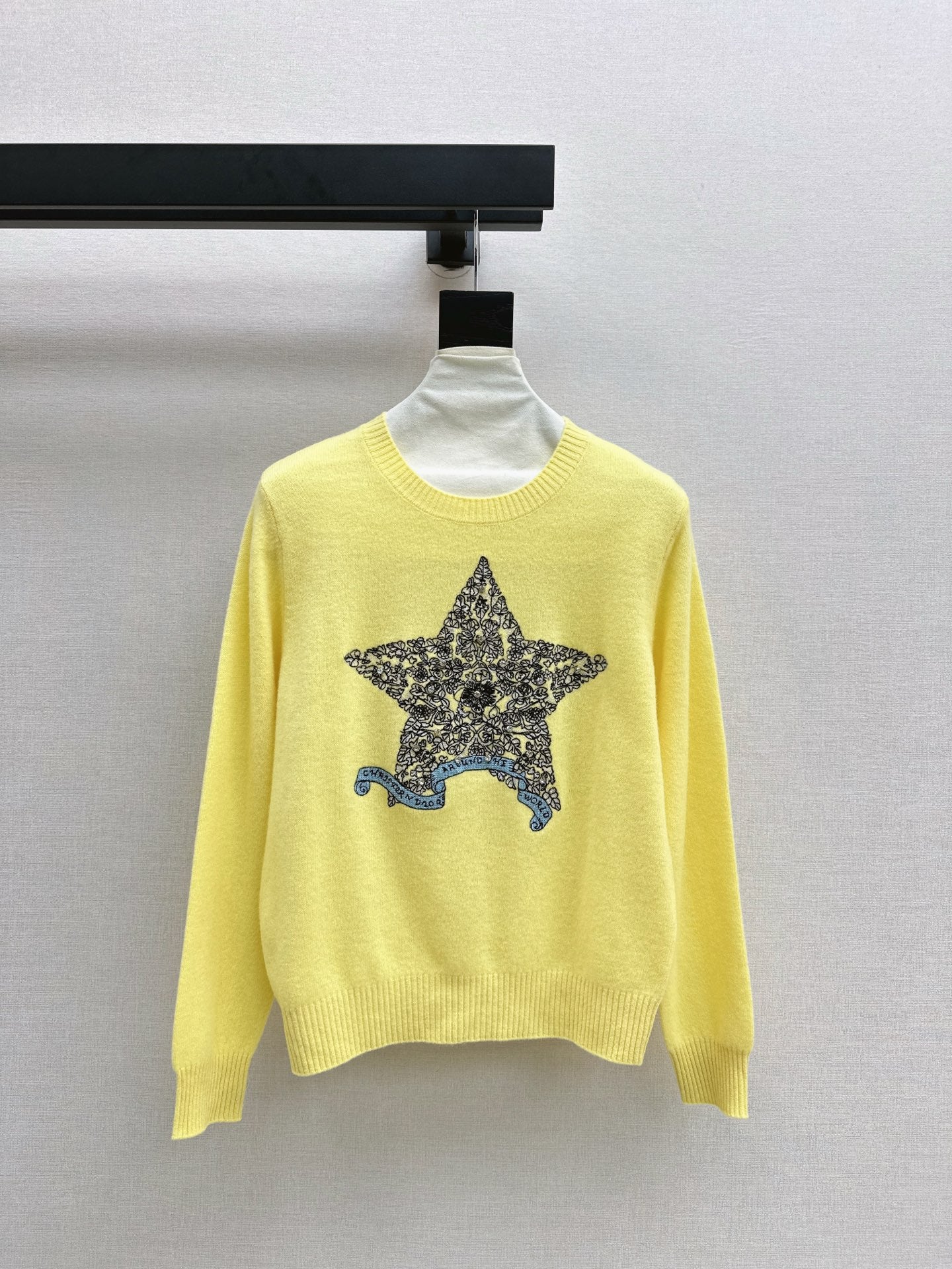 CD 25fw embroidered sweater
