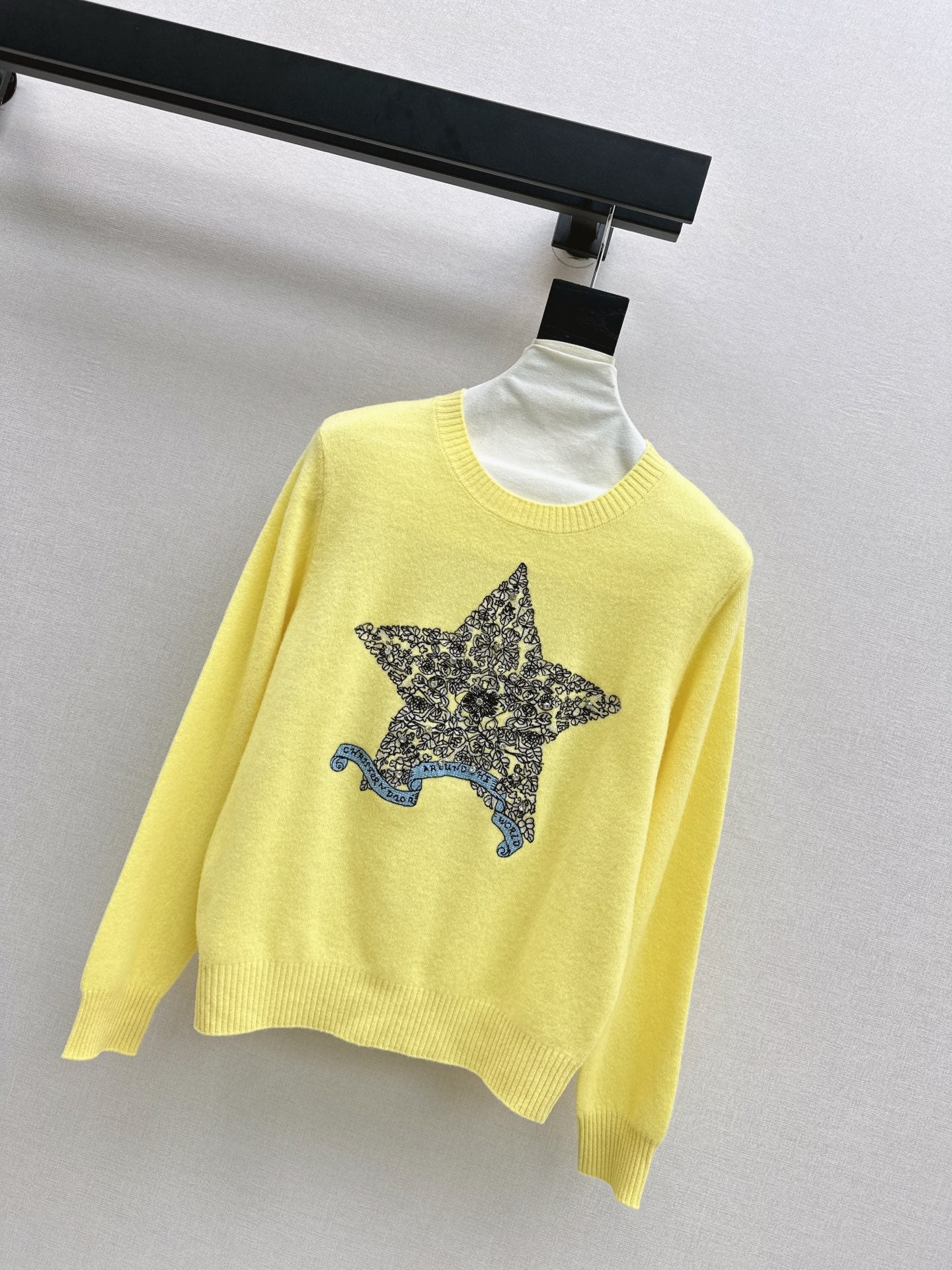 CD 25fw embroidered sweater