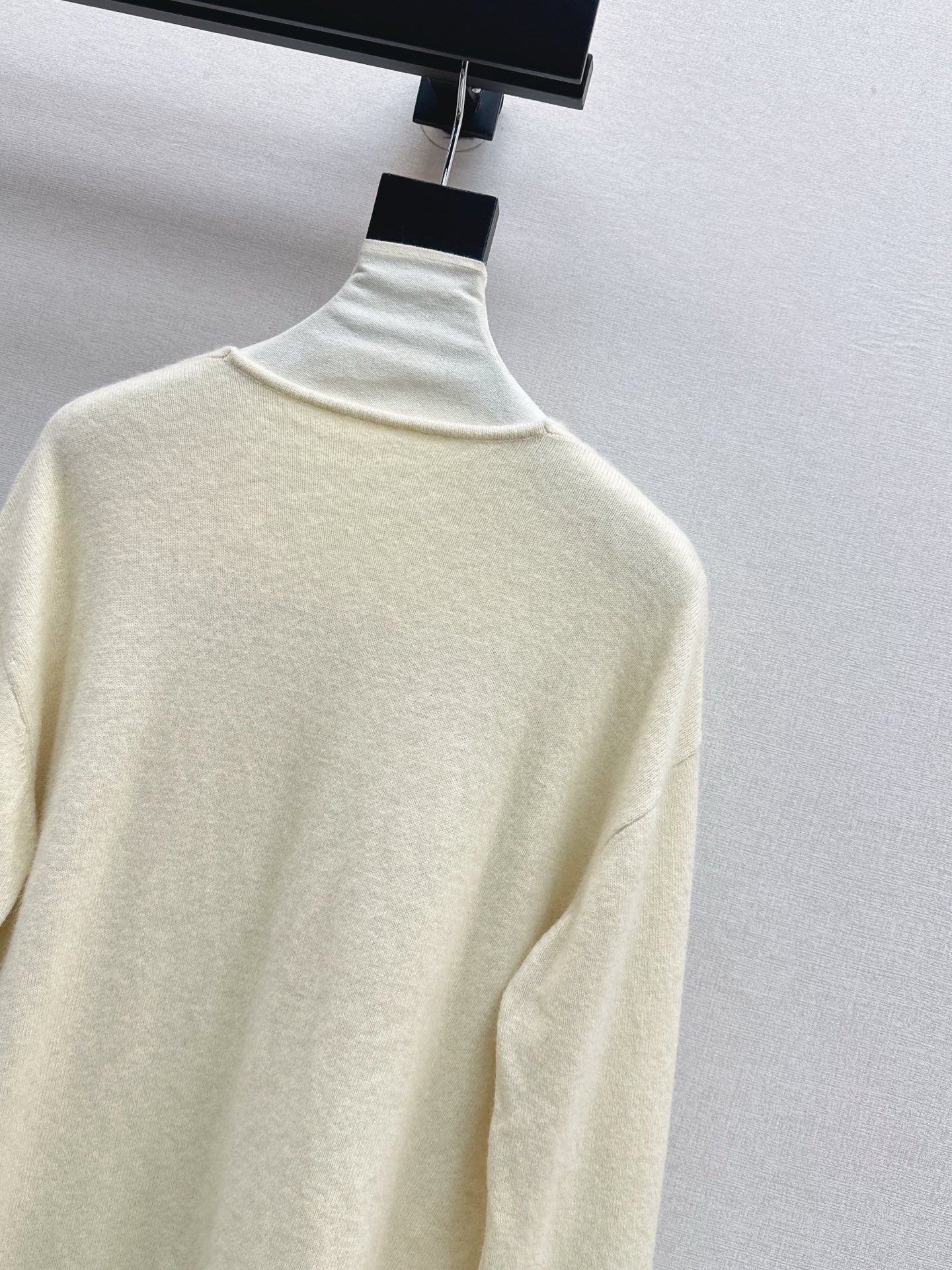 Chan 25fw knitted sweater