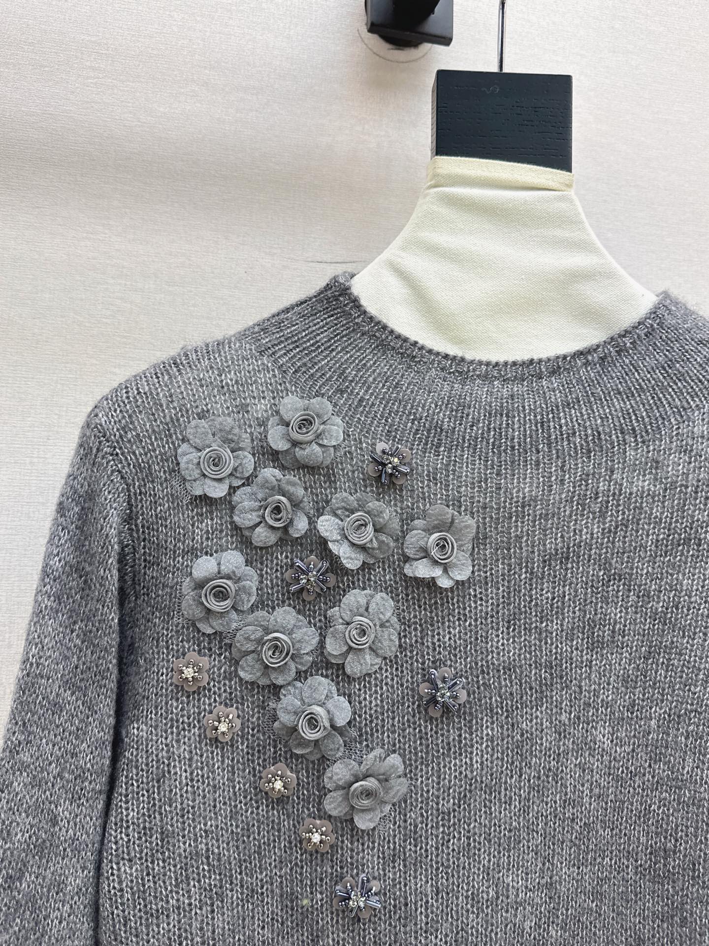 Chan 25fw knitted sweater