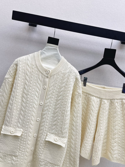 Loro 25fw cardigan short set
