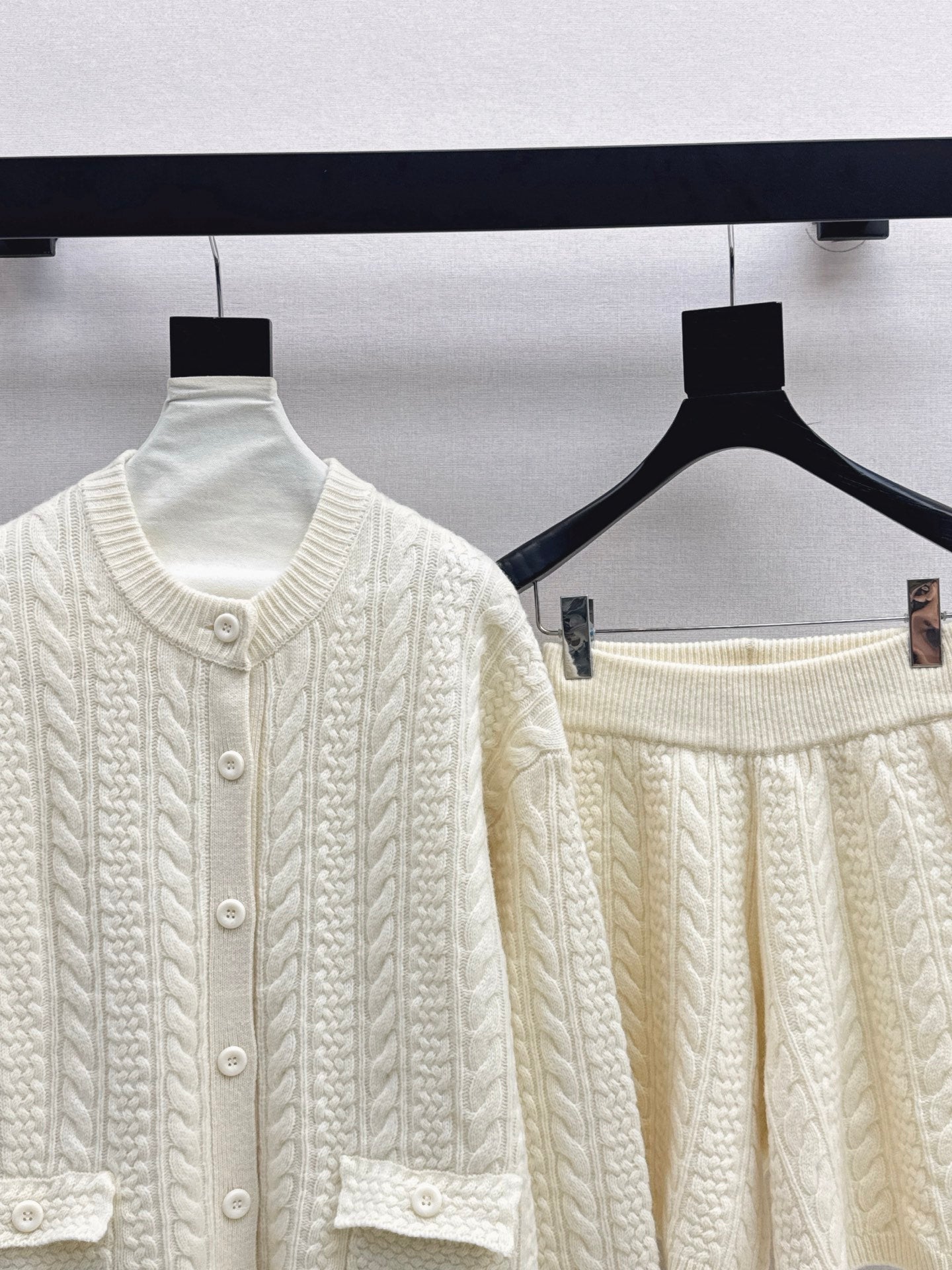 Loro 25fw cardigan short set