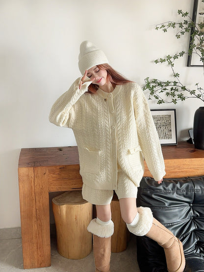 Loro 25fw cardigan short set