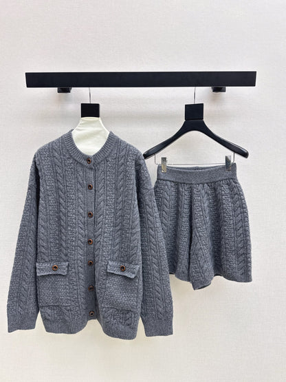 Loro 25fw cardigan short set