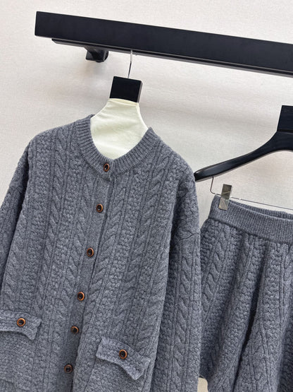 Loro 25fw cardigan short set
