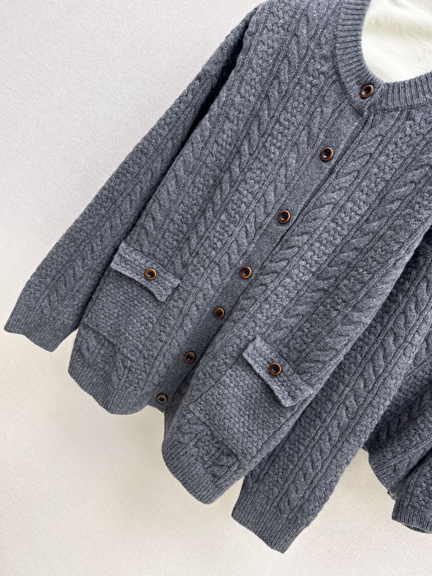 Loro 25fw cardigan short set