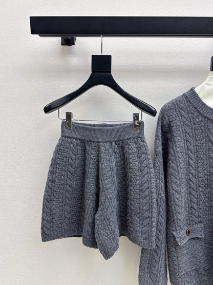 Loro 25fw cardigan short set