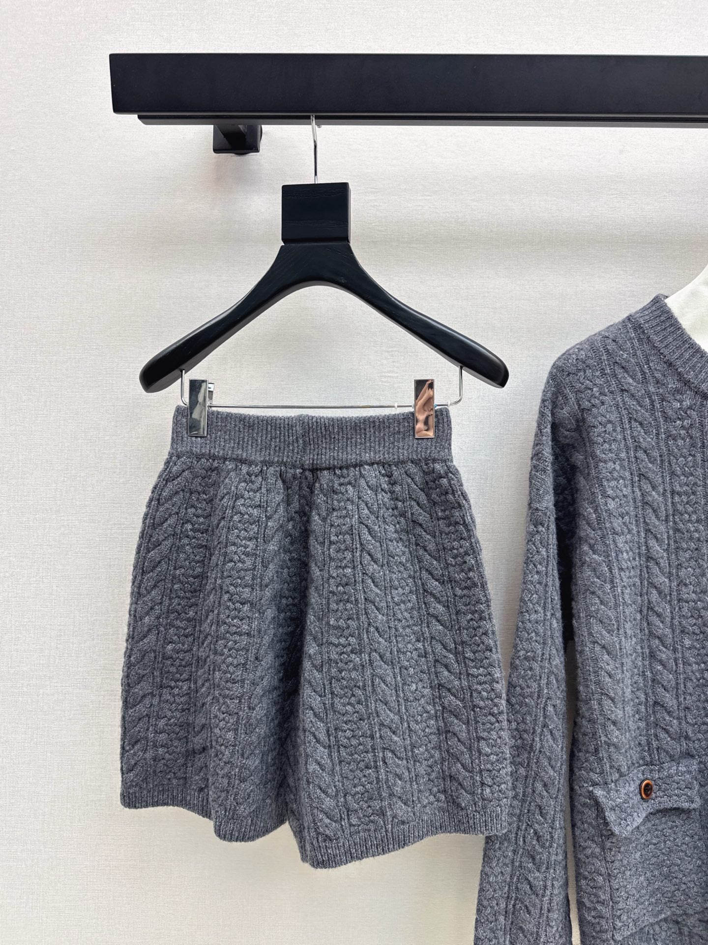 Loro 25fw cardigan short set