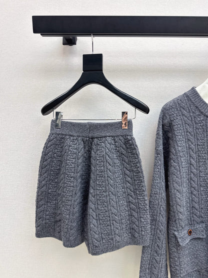 Loro 25fw cardigan short set