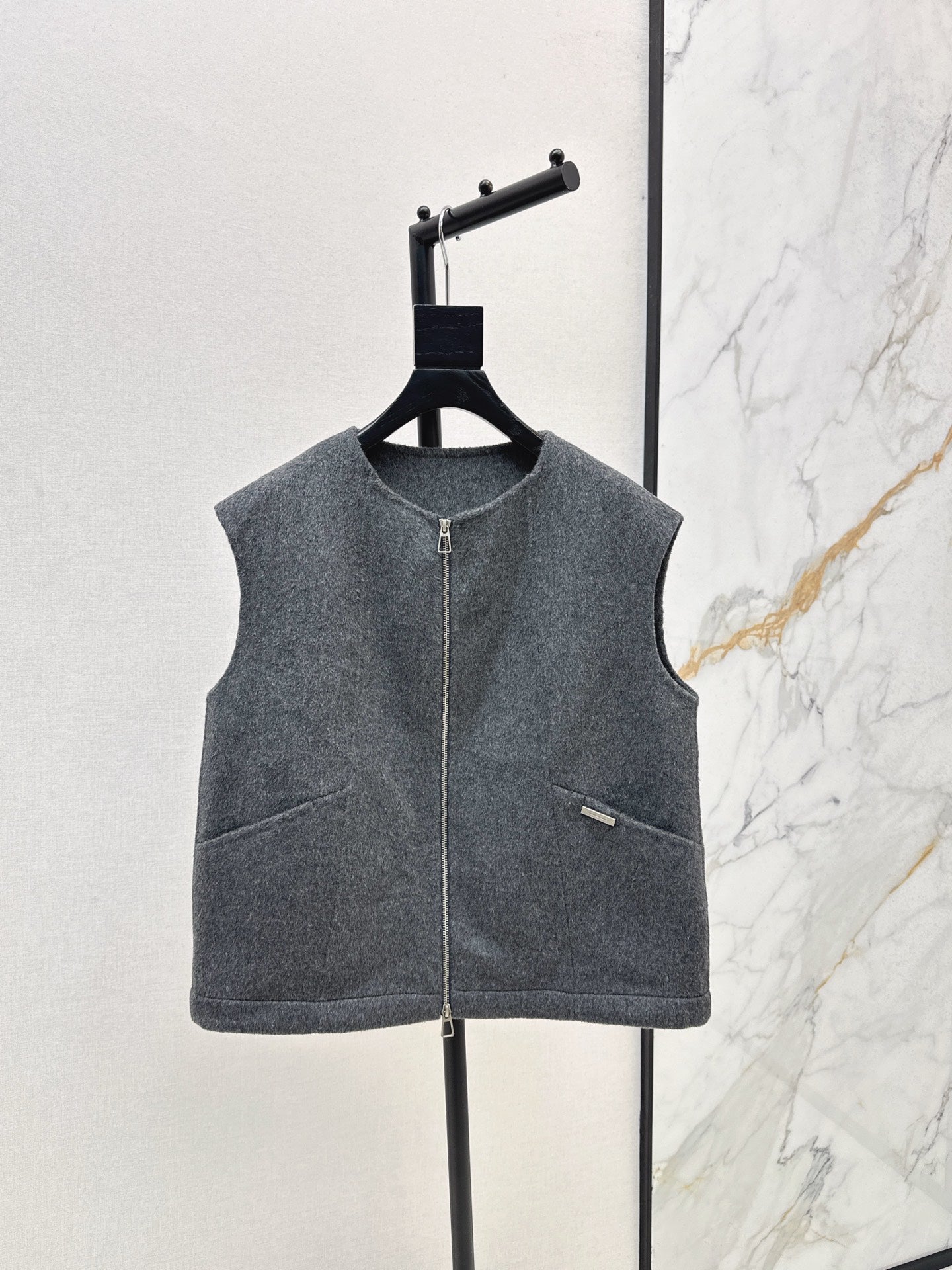 Max 25fw woolen vest