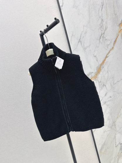Loro 25fw down vest