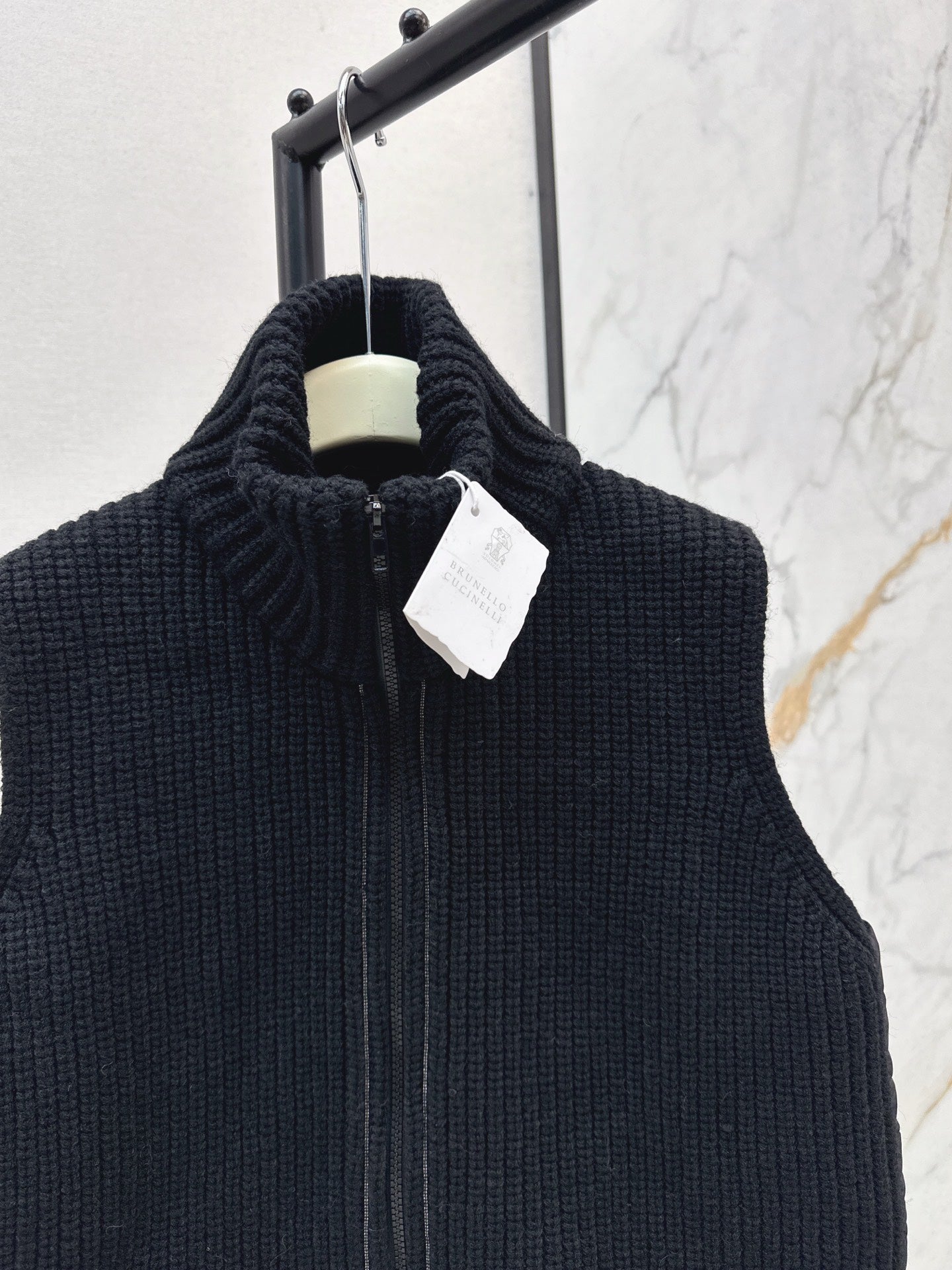 Loro 25fw down vest