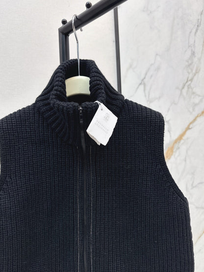 Loro 25fw down vest
