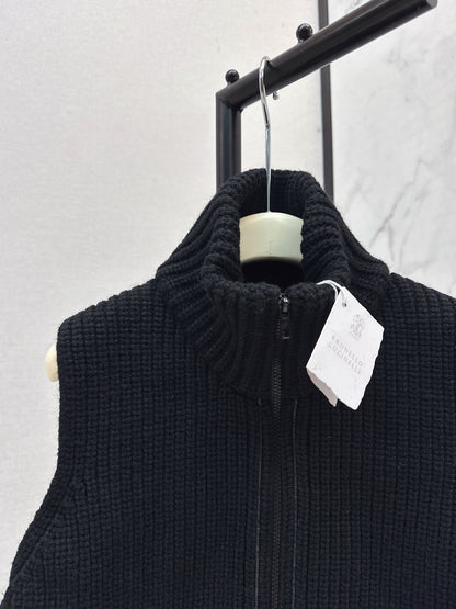 Loro 25fw down vest
