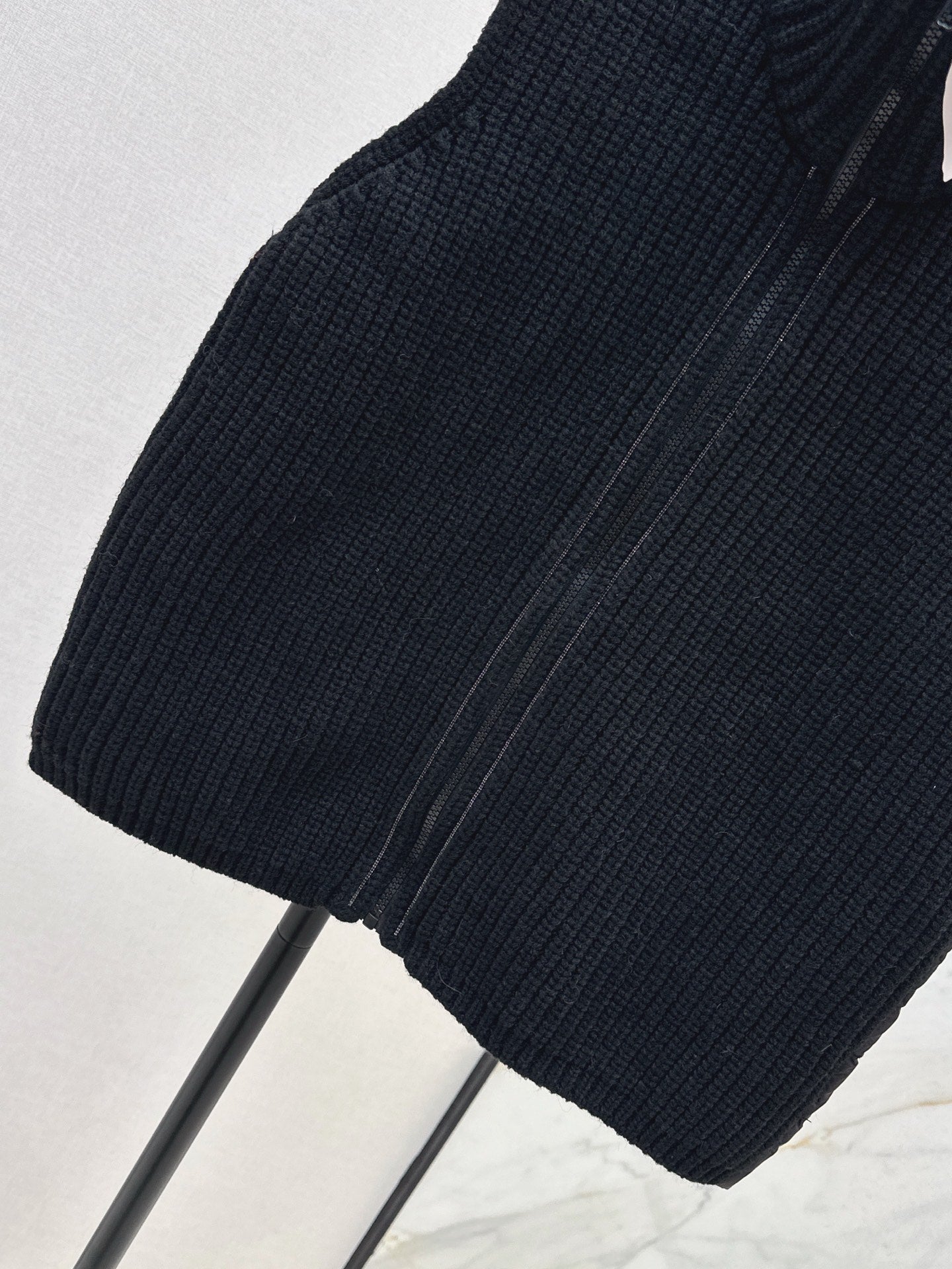 Loro 25fw down vest