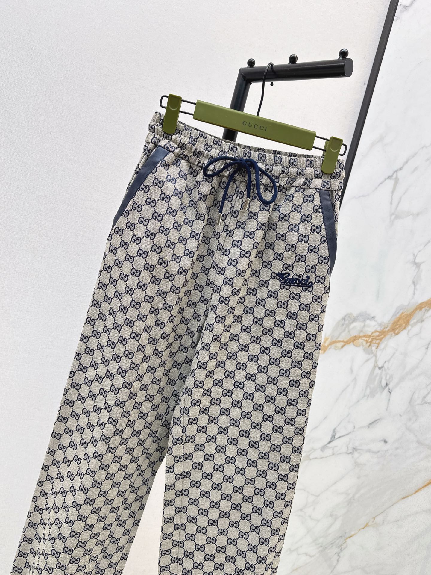 Guc 25fw pants