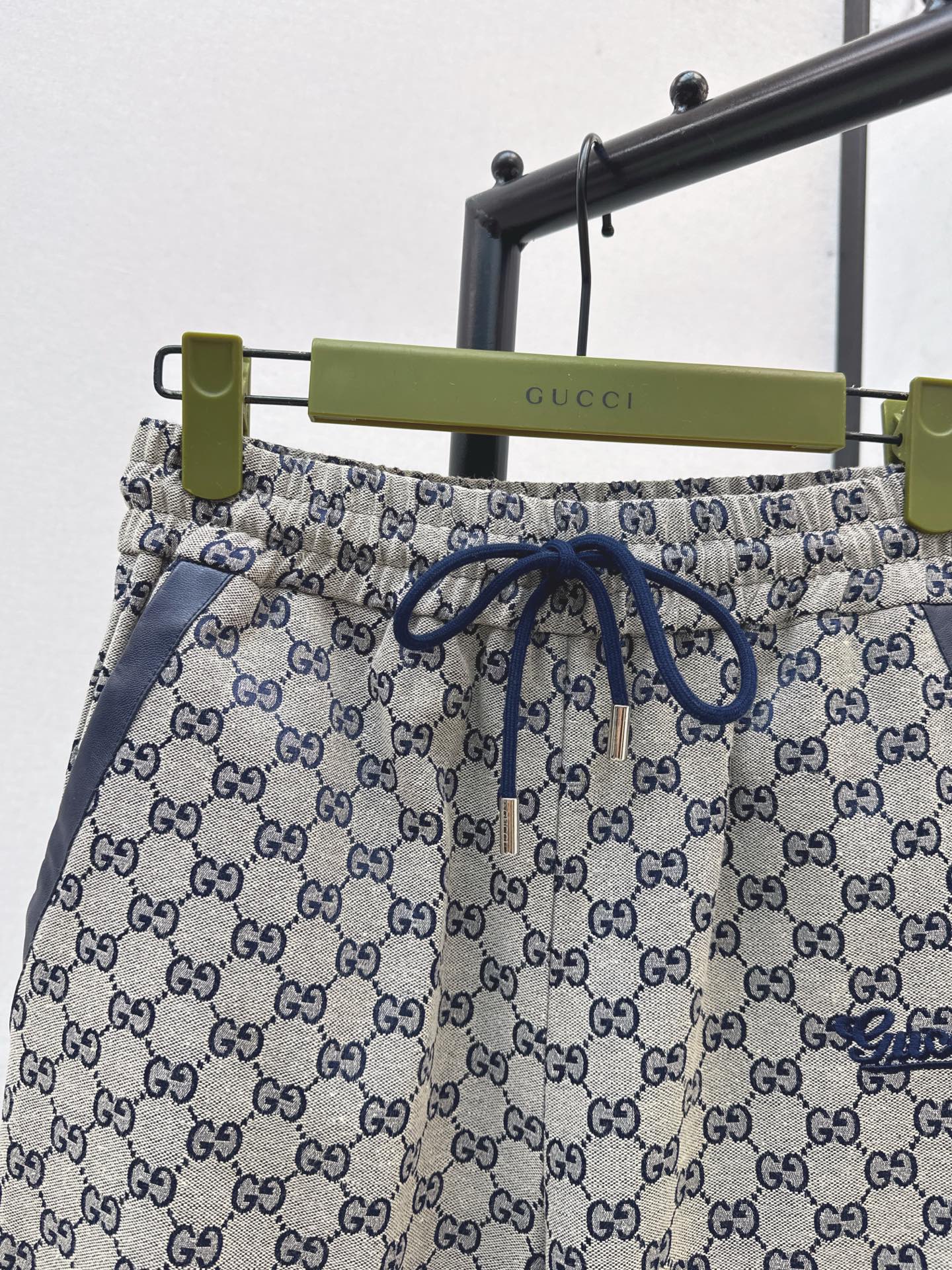 Guc 25fw pants