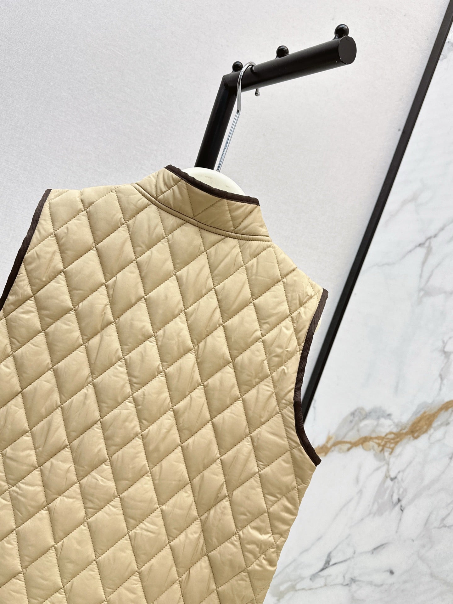 Loro 25fw padded vest