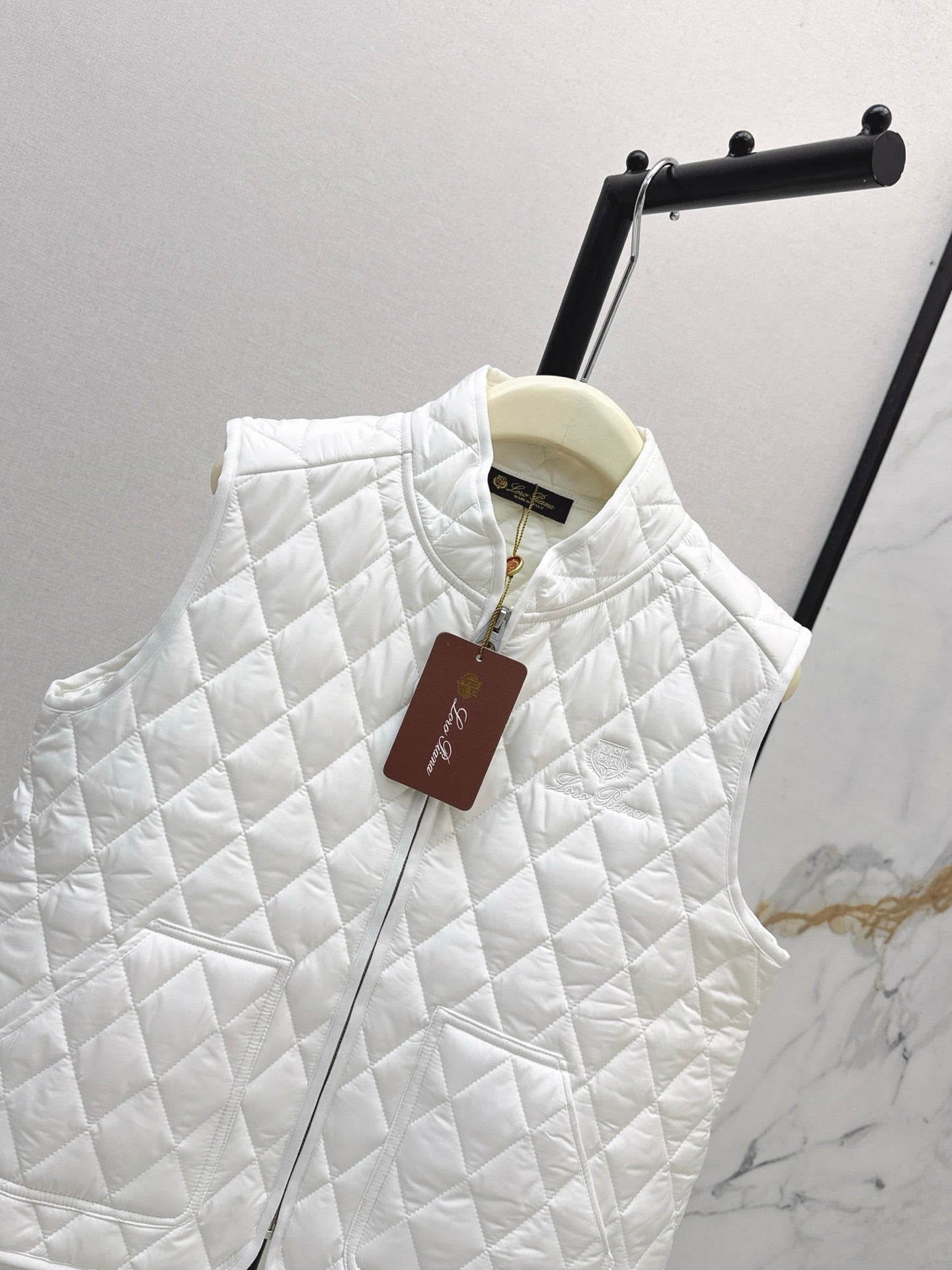 Loro 25fw padded vest