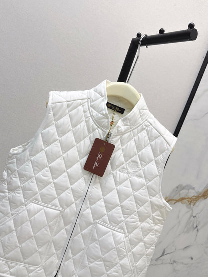 Loro 25fw padded vest