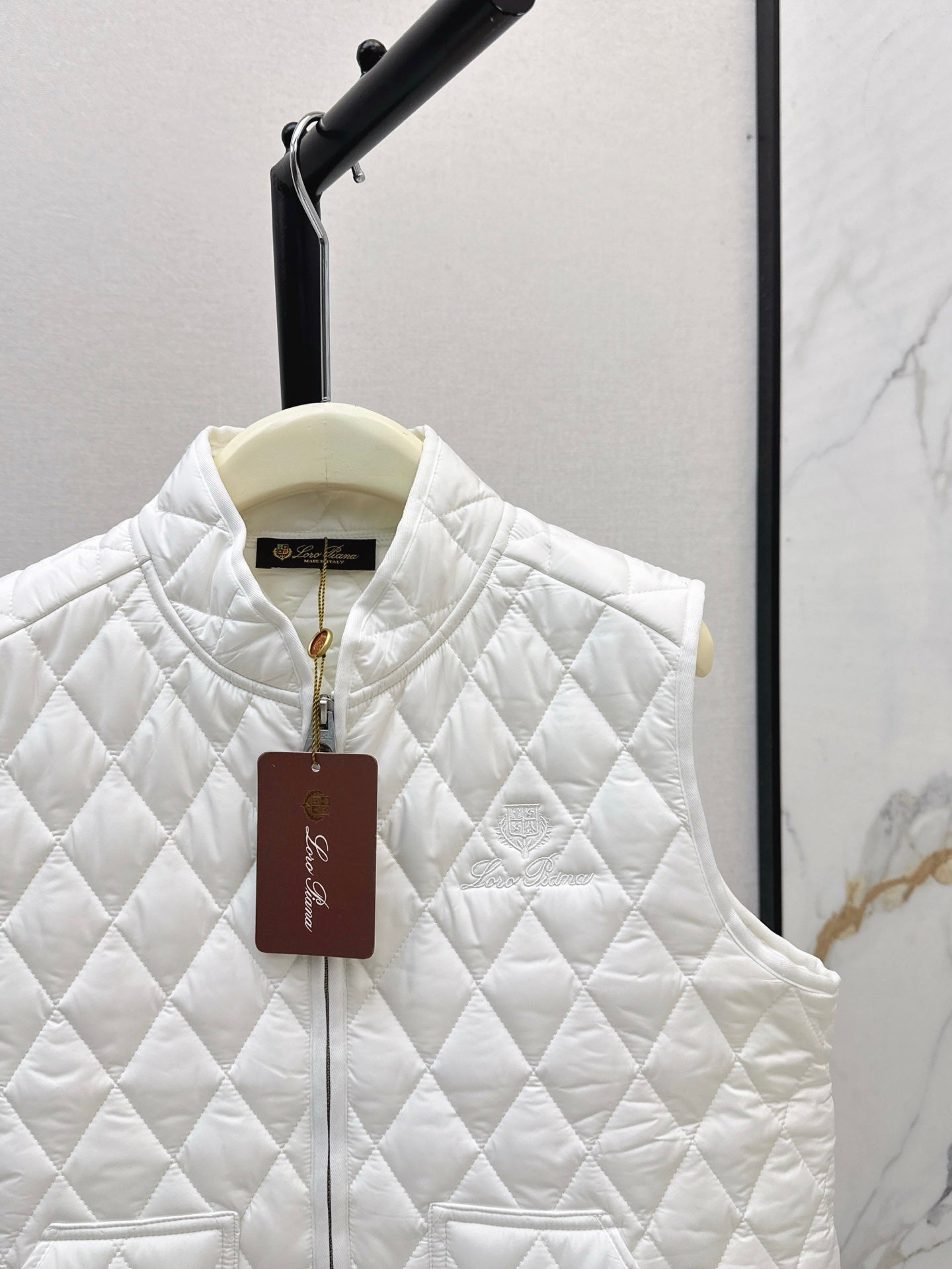 Loro 25fw padded vest