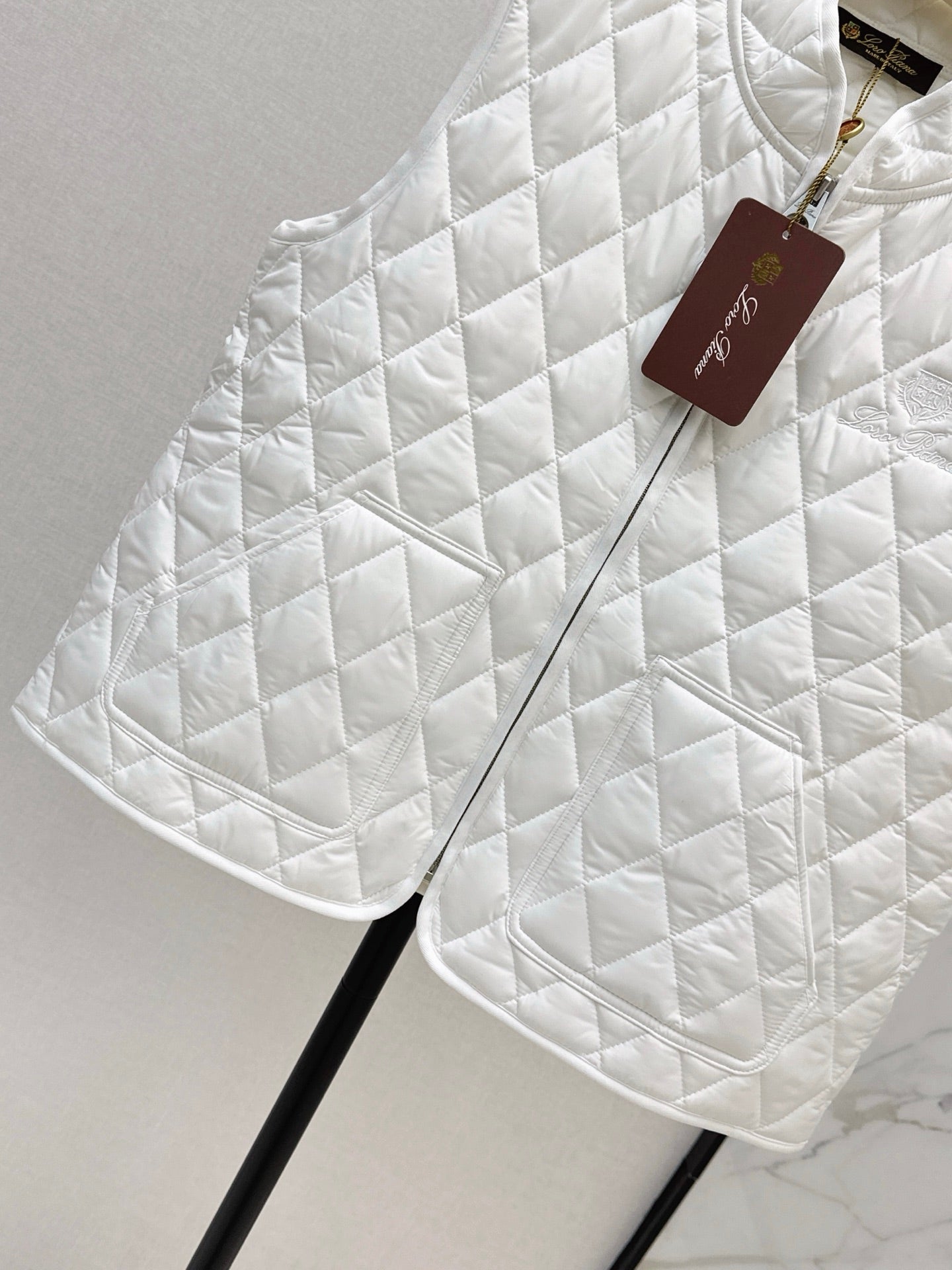 Loro 25fw padded vest