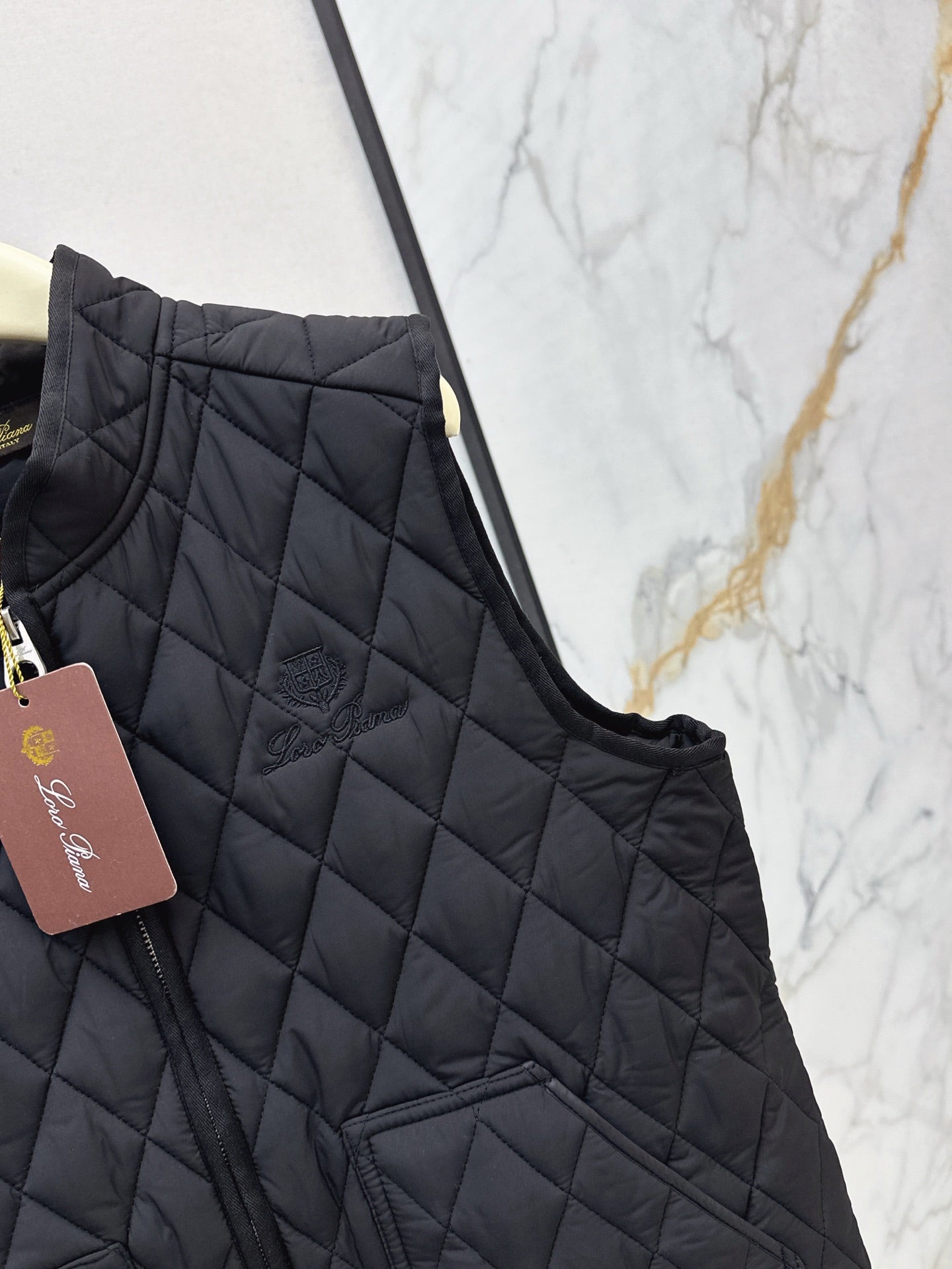 Loro 25fw padded vest