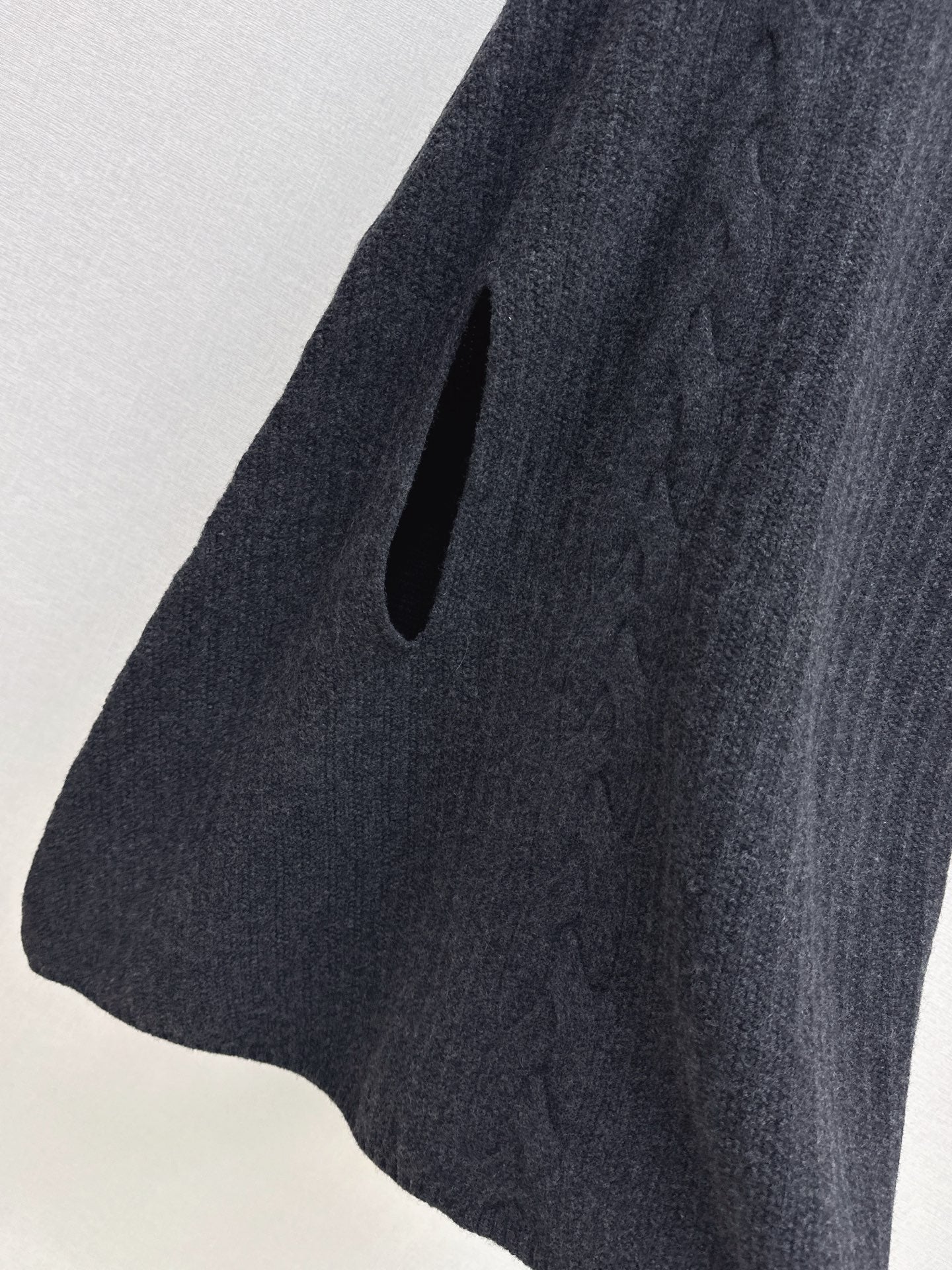 Loro 25fw wool shawl