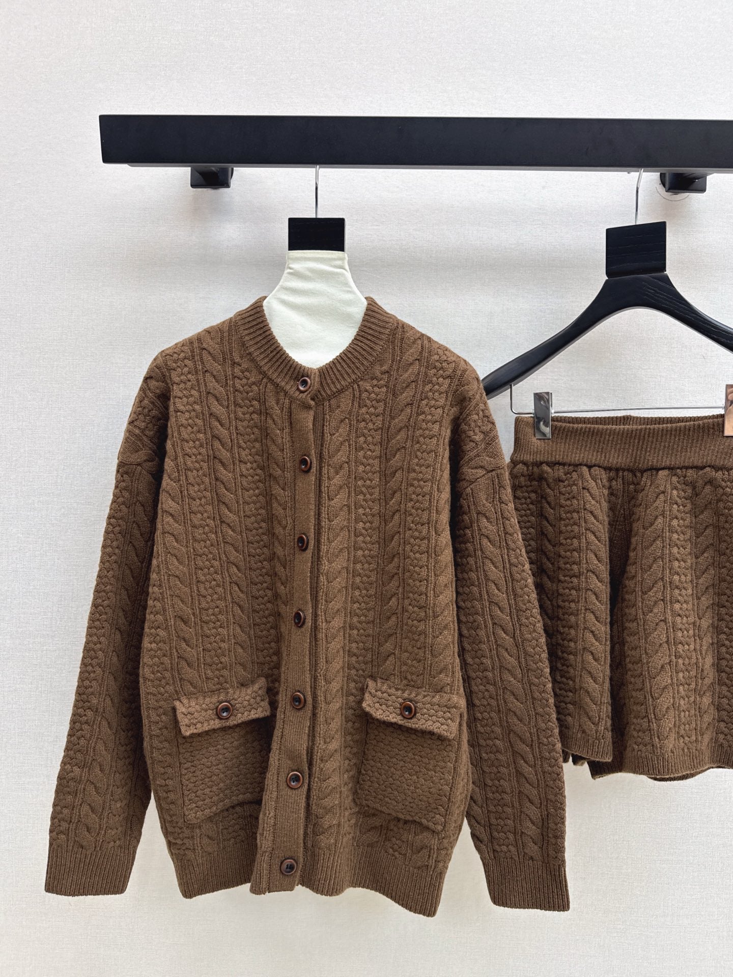 Loro 25fw cardigan short set