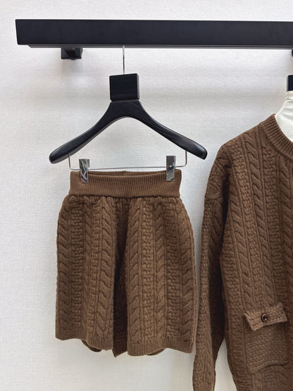 Loro 25fw cardigan short set