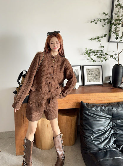 Loro 25fw cardigan short set