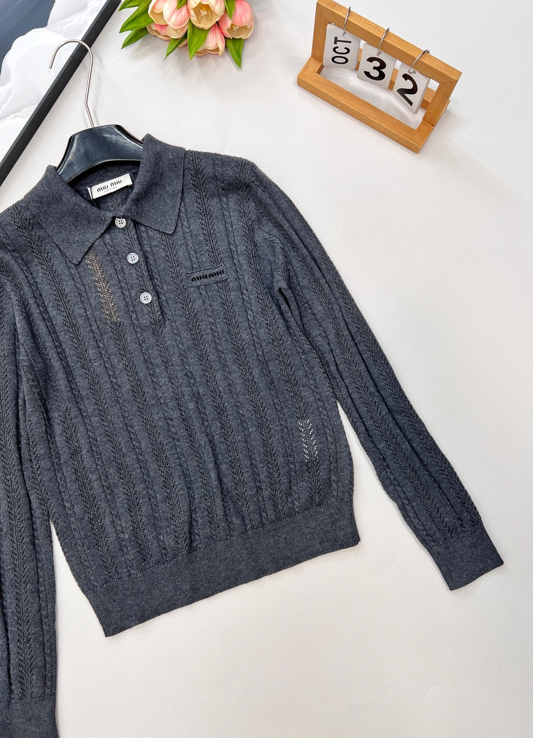 Miu 25fw knitted sweater