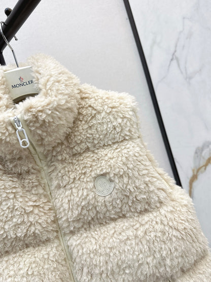 Monc 25fw down vest